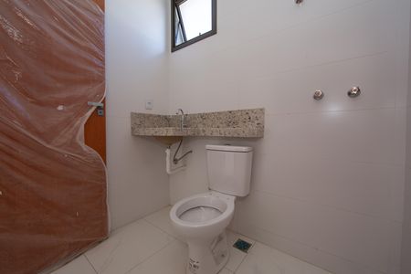 Apartamento à venda com 121m², 3 quartos e 2 vagas Apartamento à venda com 121m², 3 quartos e 2 vagasBANHEIRO1