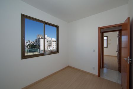 Apartamento à venda com 121m², 3 quartos e 2 vagas Apartamento à venda com 121m², 3 quartos e 2 vagasQUARTO1