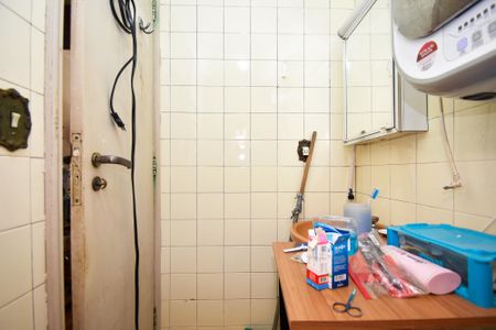 Banheiro social de kitnet/studio à venda com 1 quarto, 43m² em Jardim Paulista, São Paulo