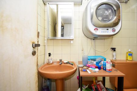 Banheiro social de kitnet/studio à venda com 1 quarto, 43m² em Jardim Paulista, São Paulo