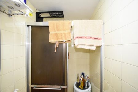 Banheiro social de kitnet/studio à venda com 1 quarto, 43m² em Jardim Paulista, São Paulo