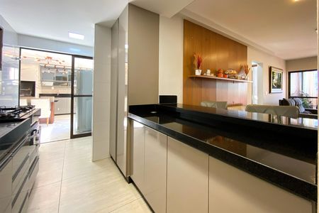Cozinha de apartamento à venda com 2 quartos, 138m² em Sagrada Família, Belo Horizonte