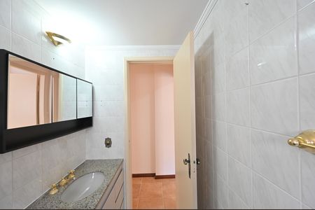 Apartamento à venda com 55m², 2 quartos e 1 vagaBanheiro Social