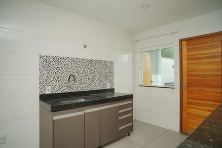Cozinha de casa para alugar com 2 quartos, 85m² em Itaipuaçu, Maricá