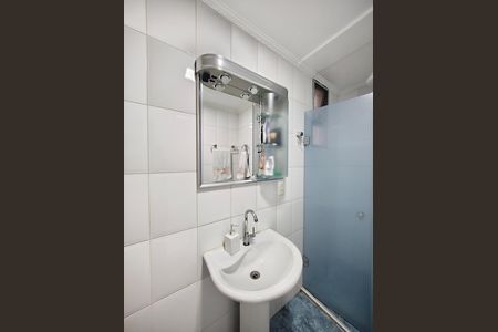 Apartamento para alugar com 74m², 2 quartos e 1 vaga Apartamento para alugar com 74m², 2 quartos e 1 vagaBanheiro