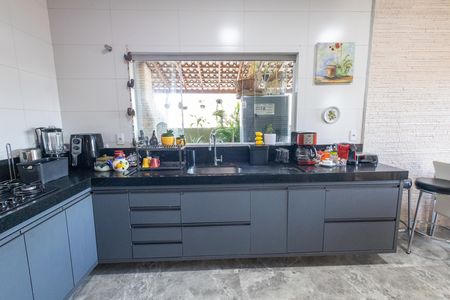 Casa para alugar com 220m², 2 quartos e sem vaga