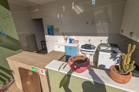 Casa para alugar com 220m², 2 quartos e sem vaga