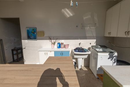 Casa para alugar com 220m², 2 quartos e sem vaga