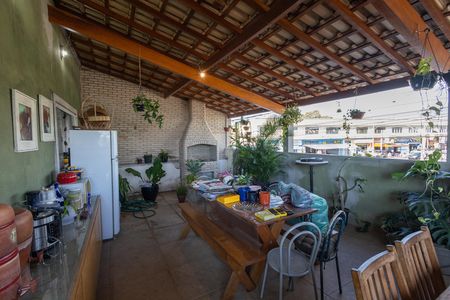 Casa para alugar com 220m², 2 quartos e sem vaga
