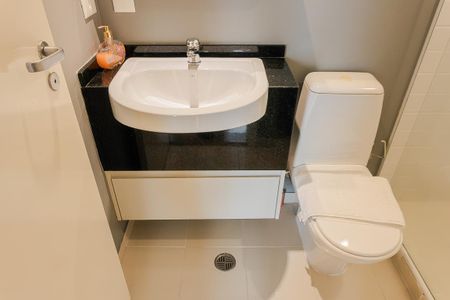 Banheiro de kitnet/studio para alugar com 1 quarto, 32m² em Jardim Paulista, São Paulo