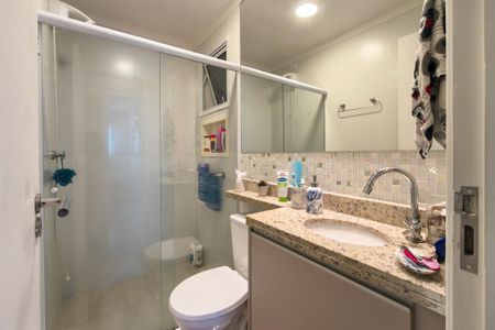 Banheiro de apartamento para alugar com 2 quartos, 100m² em Vila Caiçara, Praia Grande