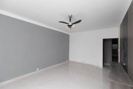Sala de casa para alugar com 3 quartos, 200m² em Conjunto Habitacional Jova Rural, São Paulo