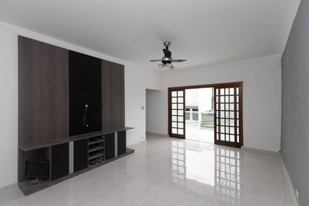 Sala de casa para alugar com 3 quartos, 200m² em Conjunto Habitacional Jova Rural, São Paulo