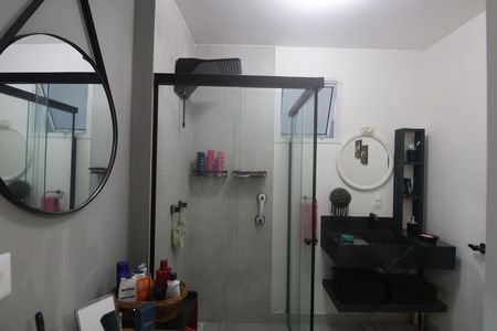 Banheiro de apartamento à venda com 1 quarto, 43m² em Centro, Canoas