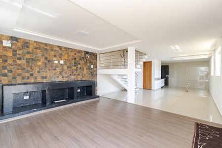 Casa à venda com 3 quartos, 185m² em Santa Cândida, Curitiba