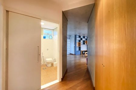 Corredor de apartamento para alugar com 3 quartos, 122m² em São Pedro, Belo Horizonte