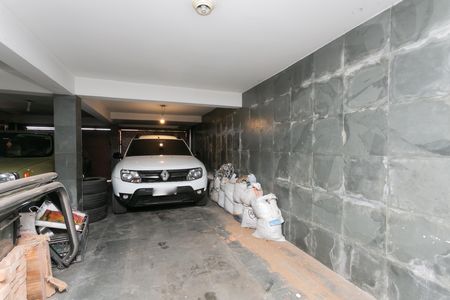 Garagem  de casa para alugar com 3 quartos, 220m² em Itaquera, São Paulo