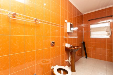Casa para alugar com 220m², 3 quartos e 2 vagas Casa para alugar com 220m², 3 quartos e 2 vagasBanheiro da Suíte 2