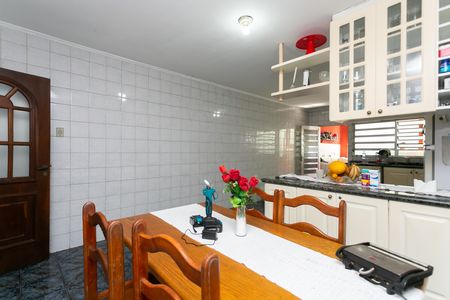 Casa para alugar com 220m², 3 quartos e 2 vagas Casa para alugar com 220m², 3 quartos e 2 vagasCozinha