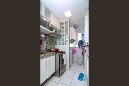 Cozinha  de apartamento à venda com 2 quartos, 48m² em Jardim Paris, São Paulo