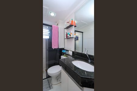Banheiro  de apartamento à venda com 2 quartos, 48m² em Jardim Paris, São Paulo