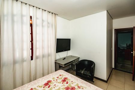 Casa à venda com 360m², 7 quartos e 4 vagasQuarto 4