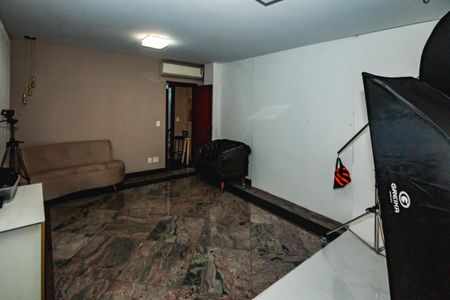 Casa à venda com 360m², 7 quartos e 4 vagasSala de TV