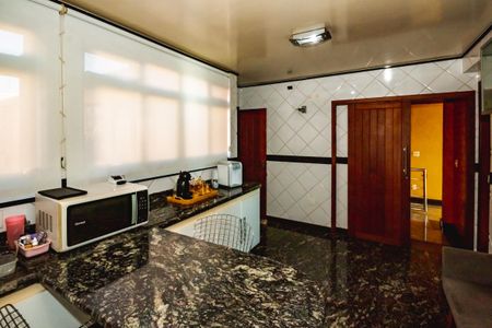 Cozinha de casa à venda com 7 quartos, 360m² em Dom Silverio, Belo Horizonte