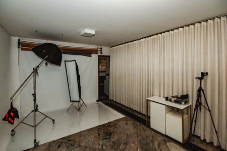 Casa à venda com 360m², 7 quartos e 4 vagasSala de TV