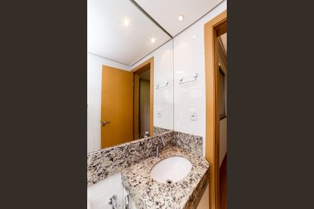 Banheiro da Suíte 1 de apartamento para alugar com 2 quartos, 55m² em Serra, Belo Horizonte