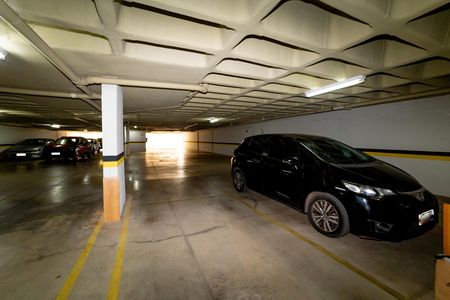 Garagem de apartamento para alugar com 2 quartos, 55m² em Serra, Belo Horizonte