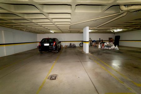 Garagem de apartamento para alugar com 2 quartos, 55m² em Serra, Belo Horizonte