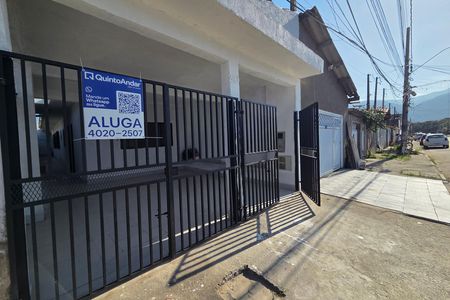 Casa para alugar com 101m², 2 quartos e 2 vagas Casa para alugar com 101m², 2 quartos e 2 vagasFachada