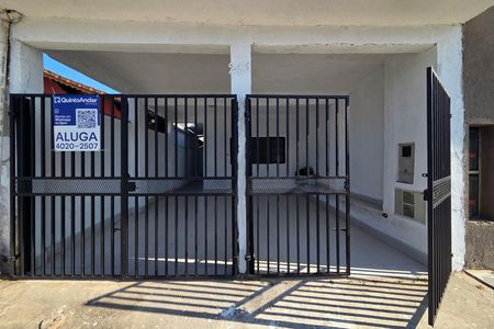 Casa para alugar com 101m², 2 quartos e 2 vagas Casa para alugar com 101m², 2 quartos e 2 vagasFachada
