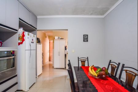 Casa à venda com 225m², 4 quartos e 3 vagas Casa à venda com 225m², 4 quartos e 3 vagasCozinha e Área de Serviço