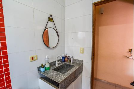 Casa à venda com 225m², 4 quartos e 3 vagas Casa à venda com 225m², 4 quartos e 3 vagasBanheiro Social