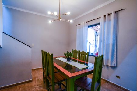 Sala de casa à venda com 4 quartos, 225m² em Vila Cecilia Maria, Santo André