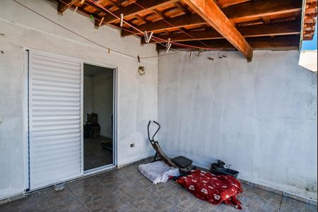 Casa à venda com 225m², 4 quartos e 3 vagas Casa à venda com 225m², 4 quartos e 3 vagasVaranda