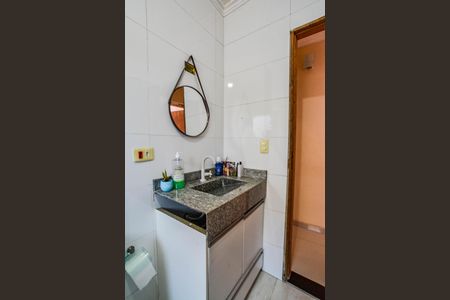 Casa à venda com 225m², 4 quartos e 3 vagas Casa à venda com 225m², 4 quartos e 3 vagasBanheiro Social