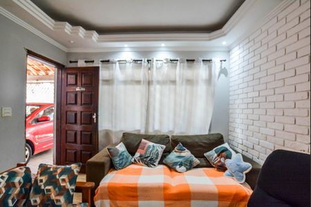 Sala de casa à venda com 4 quartos, 225m² em Vila Cecilia Maria, Santo André
