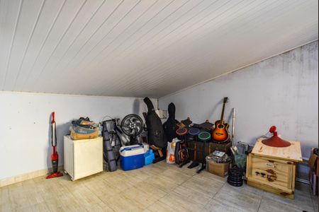 Quarto 3 de casa à venda com 4 quartos, 225m² em Vila Cecilia Maria, Santo André