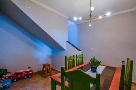 Sala de casa à venda com 4 quartos, 225m² em Vila Cecilia Maria, Santo André