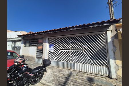 Fachada de casa à venda com 4 quartos, 225m² em Vila Cecilia Maria, Santo André