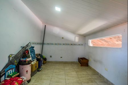 Quarto 3 de casa à venda com 4 quartos, 225m² em Vila Cecilia Maria, Santo André
