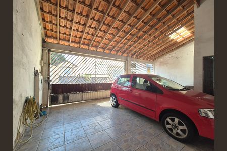 Casa à venda com 225m², 4 quartos e 3 vagas Casa à venda com 225m², 4 quartos e 3 vagasGaragem