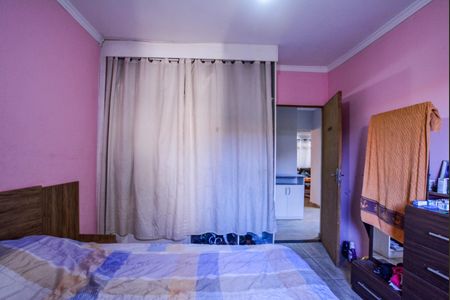 Casa à venda com 225m², 4 quartos e 3 vagas Casa à venda com 225m², 4 quartos e 3 vagasQuarto 1