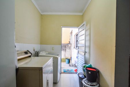 Casa à venda com 225m², 4 quartos e 3 vagas Casa à venda com 225m², 4 quartos e 3 vagasCozinha e Área de Serviço