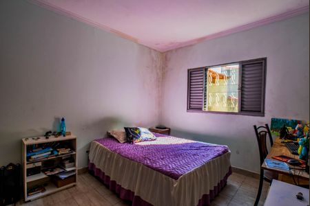 Casa à venda com 225m², 4 quartos e 3 vagas Casa à venda com 225m², 4 quartos e 3 vagasQuarto 2