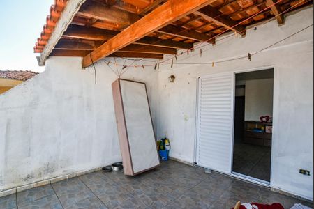 Casa à venda com 225m², 4 quartos e 3 vagas Casa à venda com 225m², 4 quartos e 3 vagasVaranda