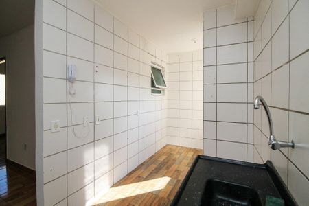Cozinha de apartamento para alugar com 2 quartos, 53m² em Jardim Arco-iris, Cotia